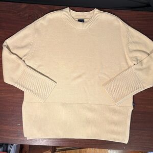 GAP women’s crew neck butter colored split seam sweater 100% cotton L